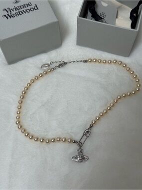 Vivienne Westwood Lucrece Pearl Necklace